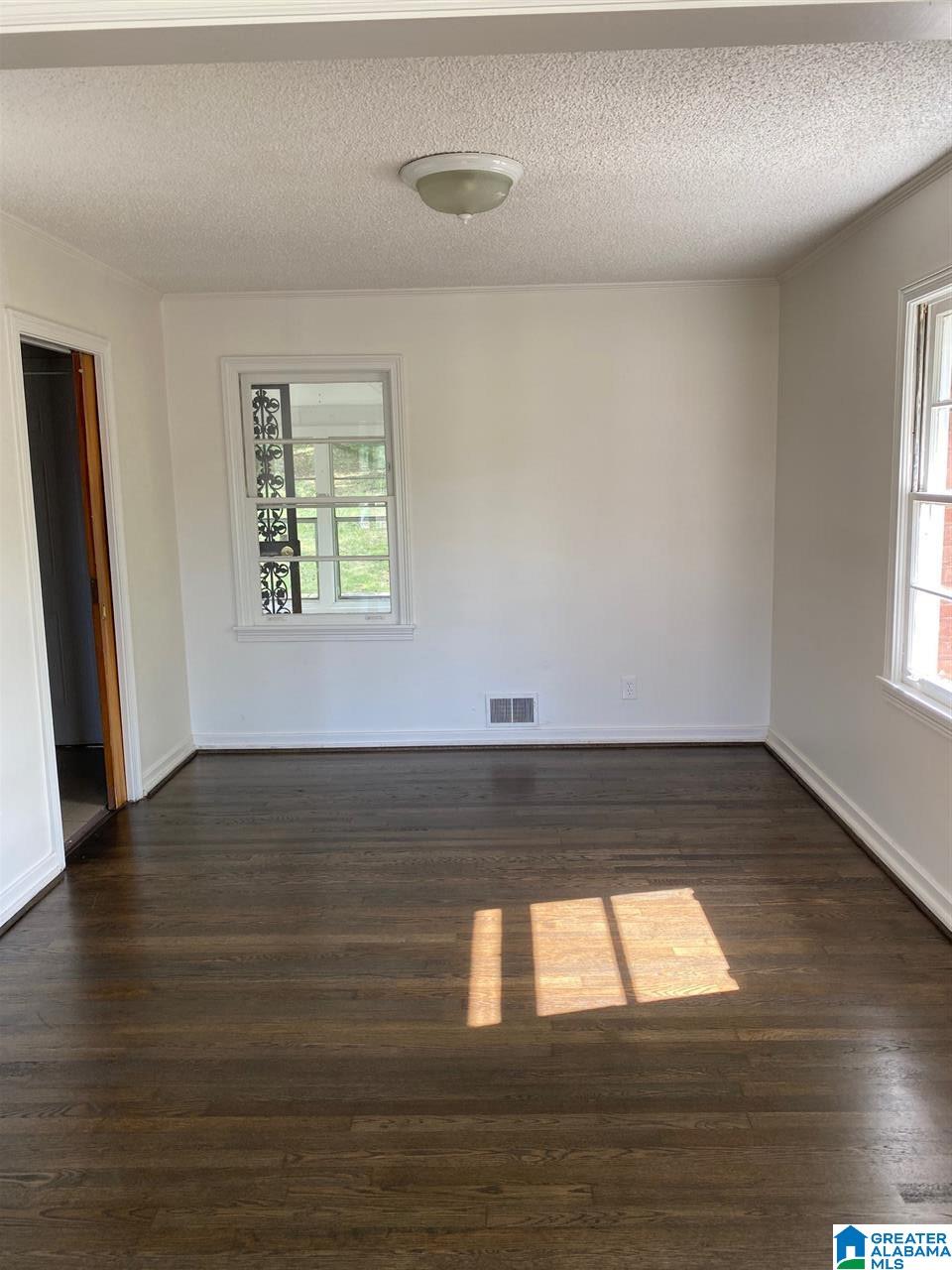 324 Ridgewood Avenue Fairfield, AL 35064 - Photo 4 of 12