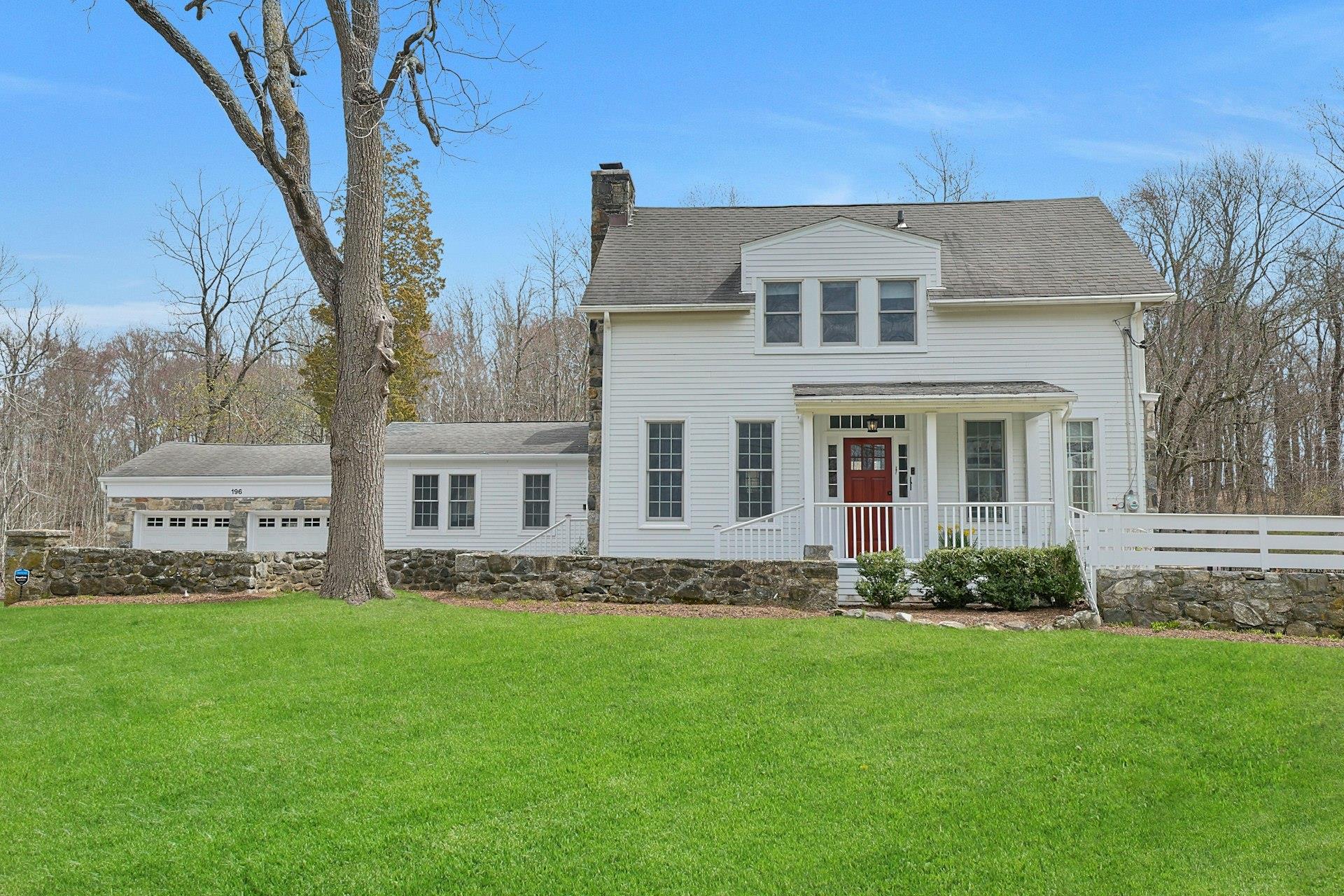 Super chic farmhouse!