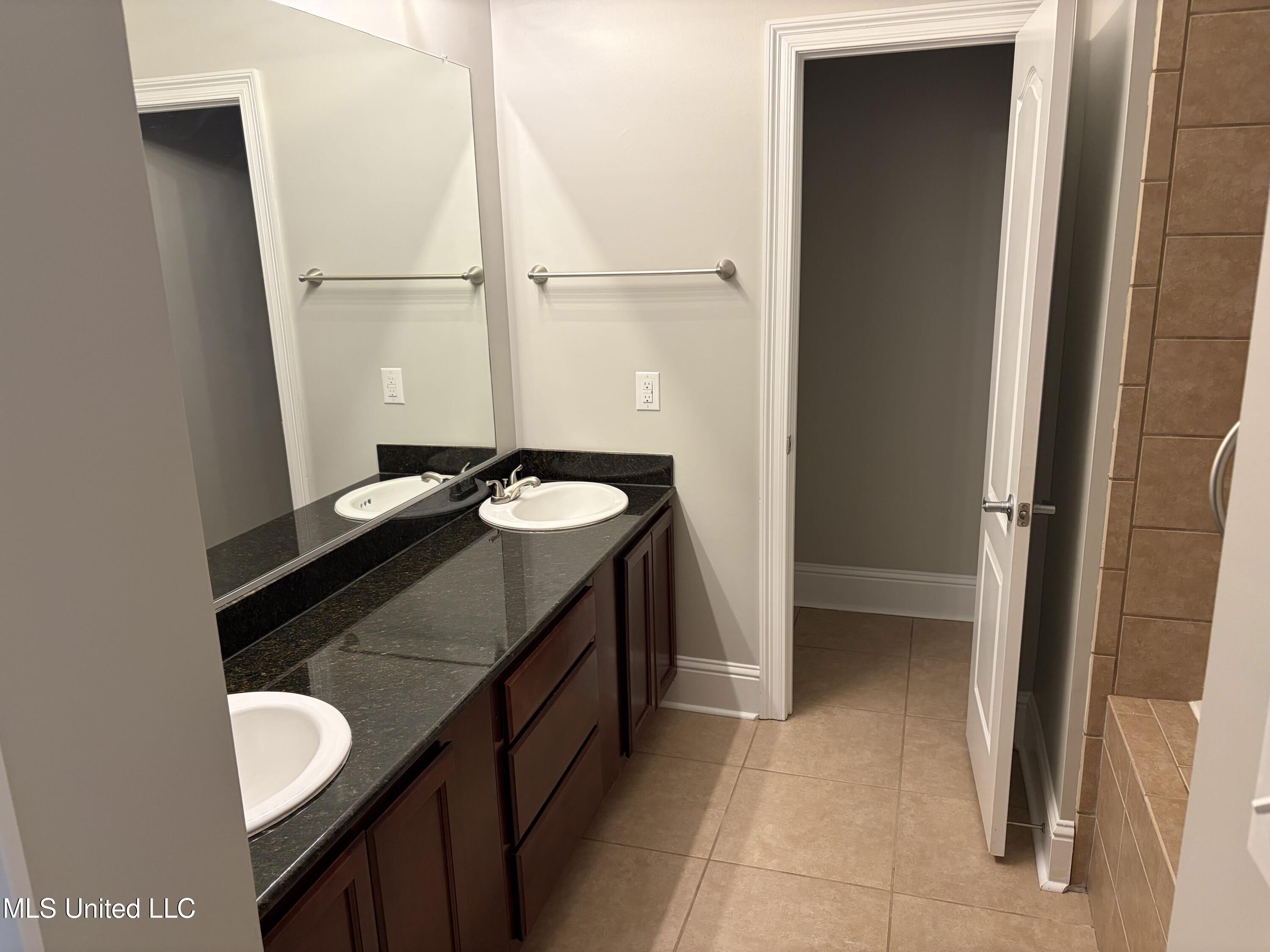 213 Capri Place Ocean Springs, MS 39564 - Photo 11 of 24 11