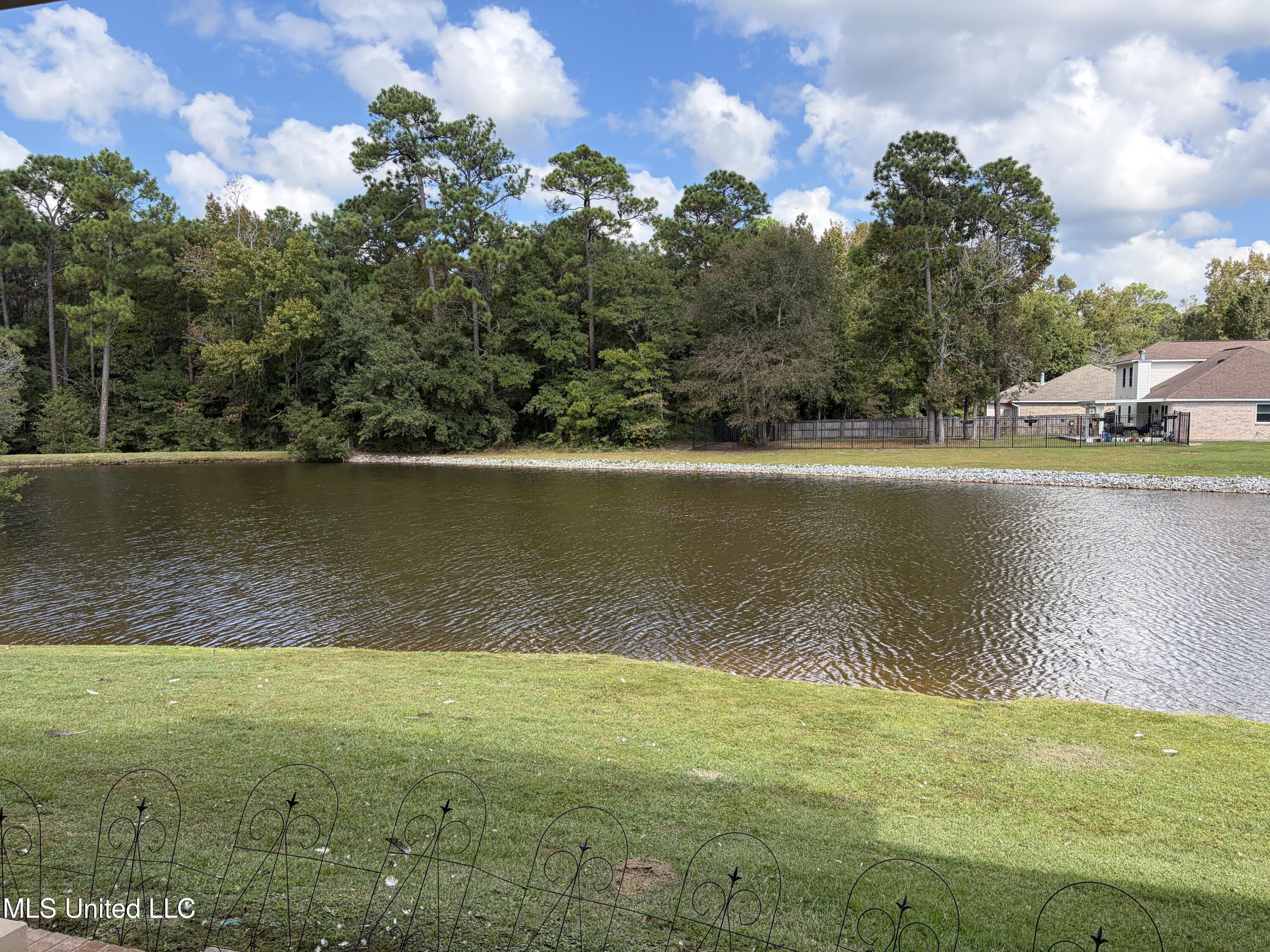 213 Capri Place Ocean Springs, MS 39564 - Photo 14 of 24 14