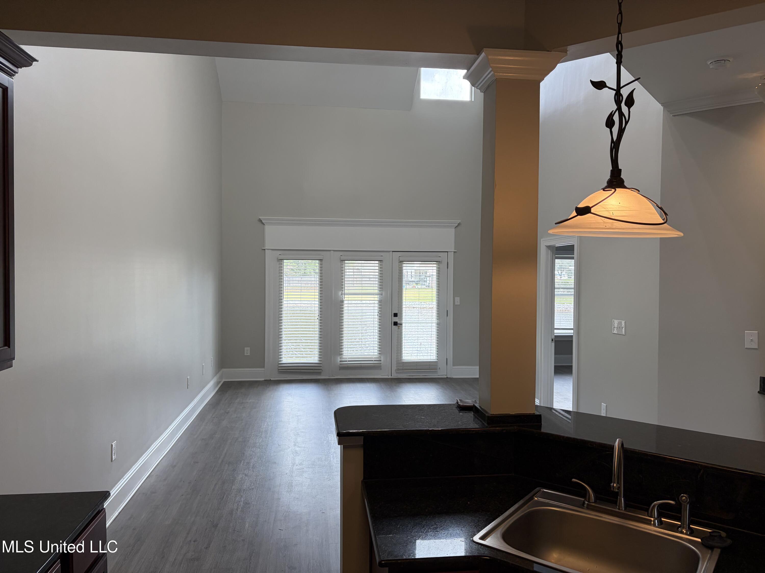 213 Capri Place Ocean Springs, MS 39564 - Photo 3 of 24 3