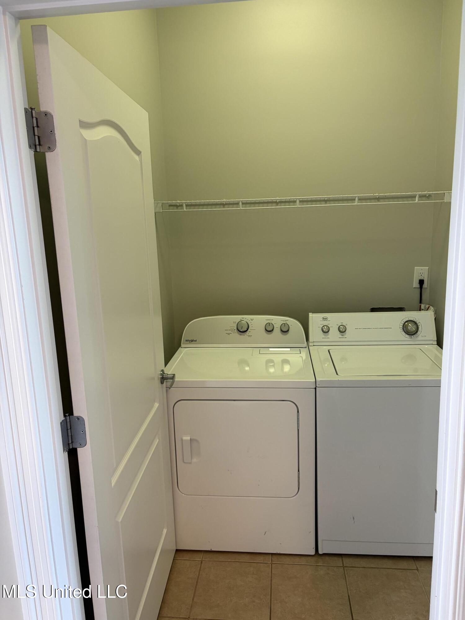 213 Capri Place Ocean Springs, MS 39564 - Photo 7 of 24 7