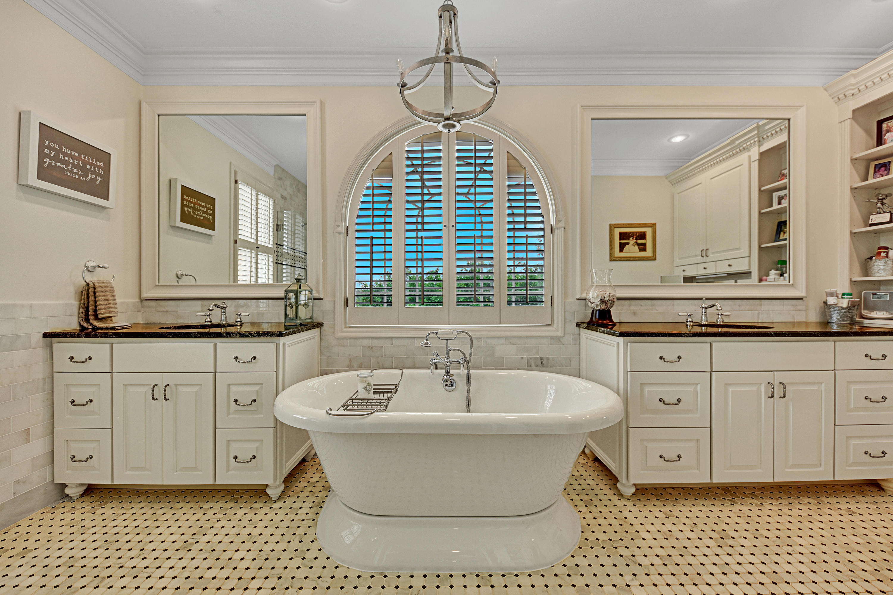 12351 Comblain Road Knoxville, TN 37934 - Photo 14 of 40 Master bath