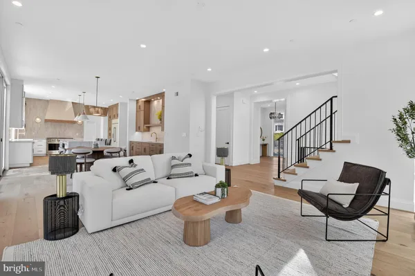 $4,299,000 | 5011 Newport Avenue, Bethesda, MD 20816