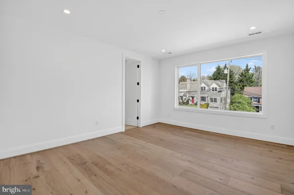 $4,299,000 | 5011 Newport Avenue, Bethesda, MD 20816
