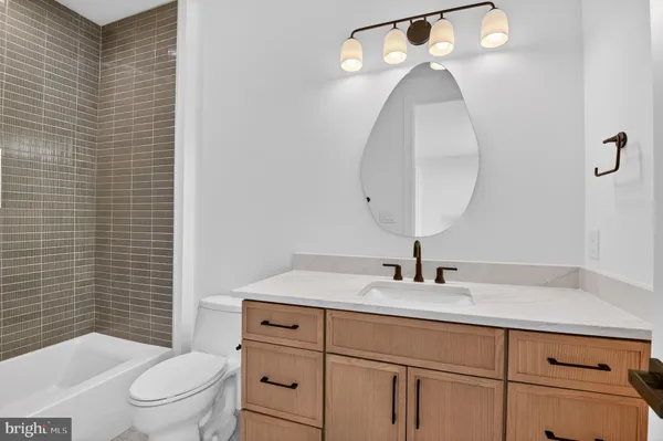 $4,299,000 | 5011 Newport Avenue, Bethesda, MD 20816