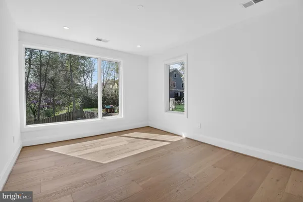 $4,299,000 | 5011 Newport Avenue, Bethesda, MD 20816