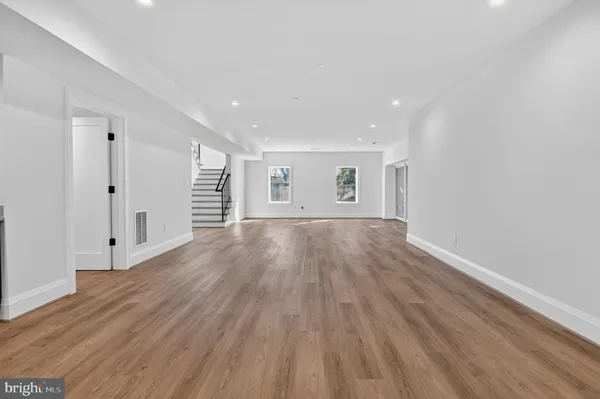 $4,299,000 | 5011 Newport Avenue, Bethesda, MD 20816
