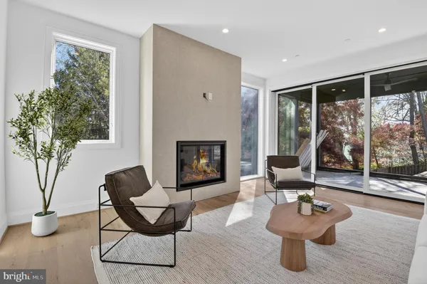 $4,299,000 | 5011 Newport Avenue, Bethesda, MD 20816