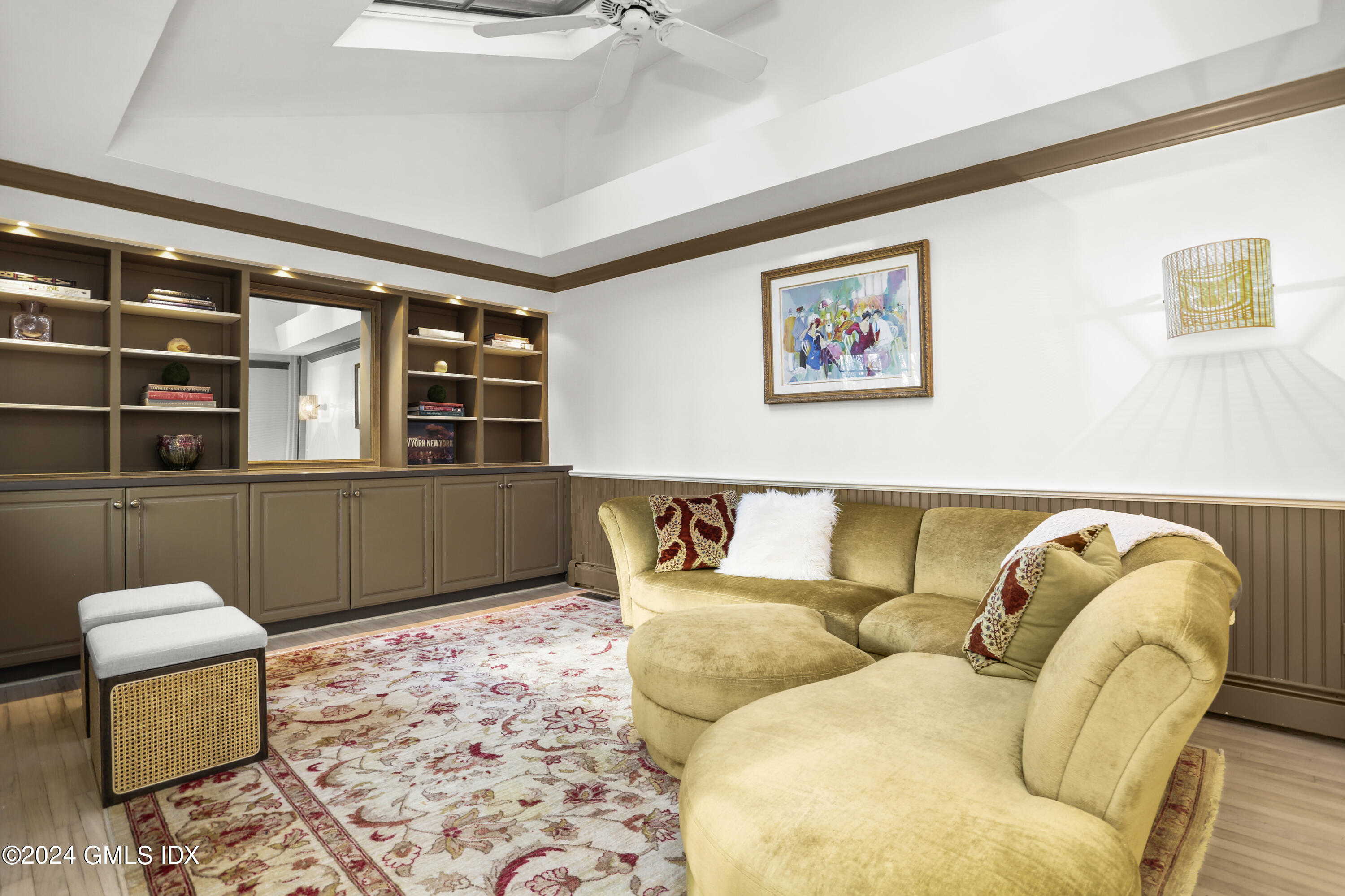 356 Haviland Road Stamford, CT 06903 - Photo 21 of 40 a living room with furniture