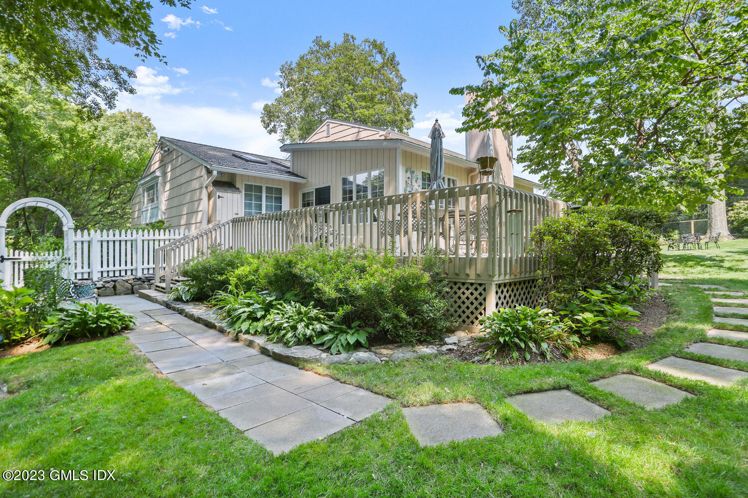 356 Haviland Road Stamford, CT 06903 - Photo 34 of 40 a front view of a house with a garden