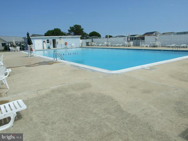 160 Clamshell Road Ocean City, MD 21842 - Photo 18 of 32 a view of a basket ball ground