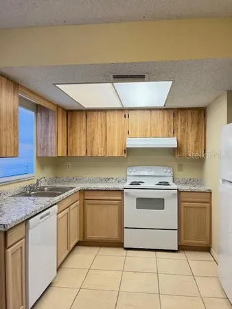 $1,400 | 821 Margaret Street, Unit A, DeLand, FL 32720