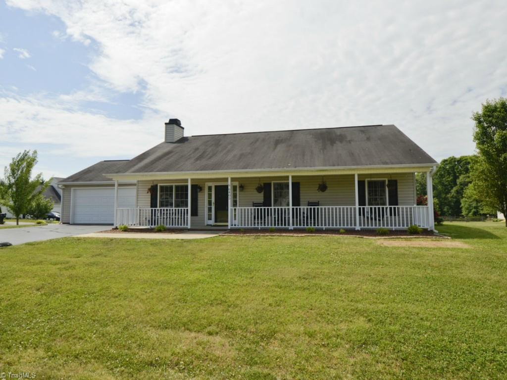 6405 Hampton Knoll Road Clemmons, NC 27012 - Photo 1 of 20 Gallery Image 1