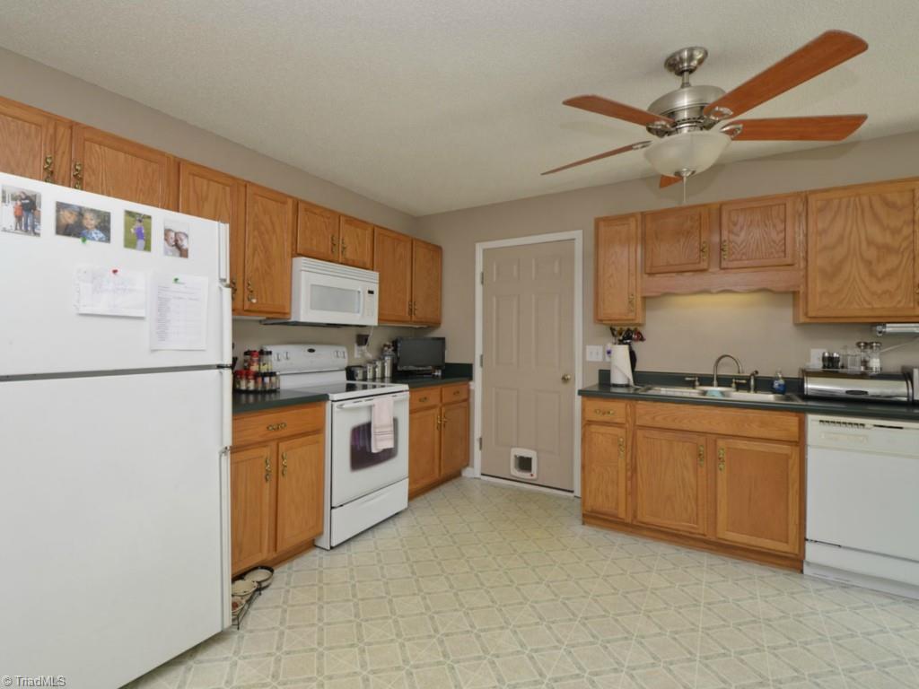 6405 Hampton Knoll Road Clemmons, NC 27012 - Photo 8 of 20 Gallery Image 8