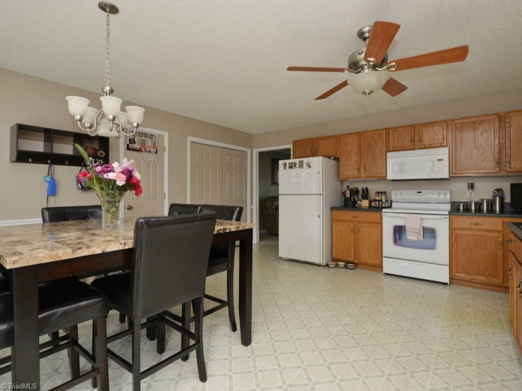 6405 Hampton Knoll Road Clemmons, NC 27012 - Photo 9 of 20 Gallery Image 9