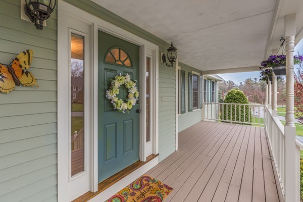 8 Olde Coach Road North Reading, MA 01864 - Photo 2 of 30 Gallery Image 2