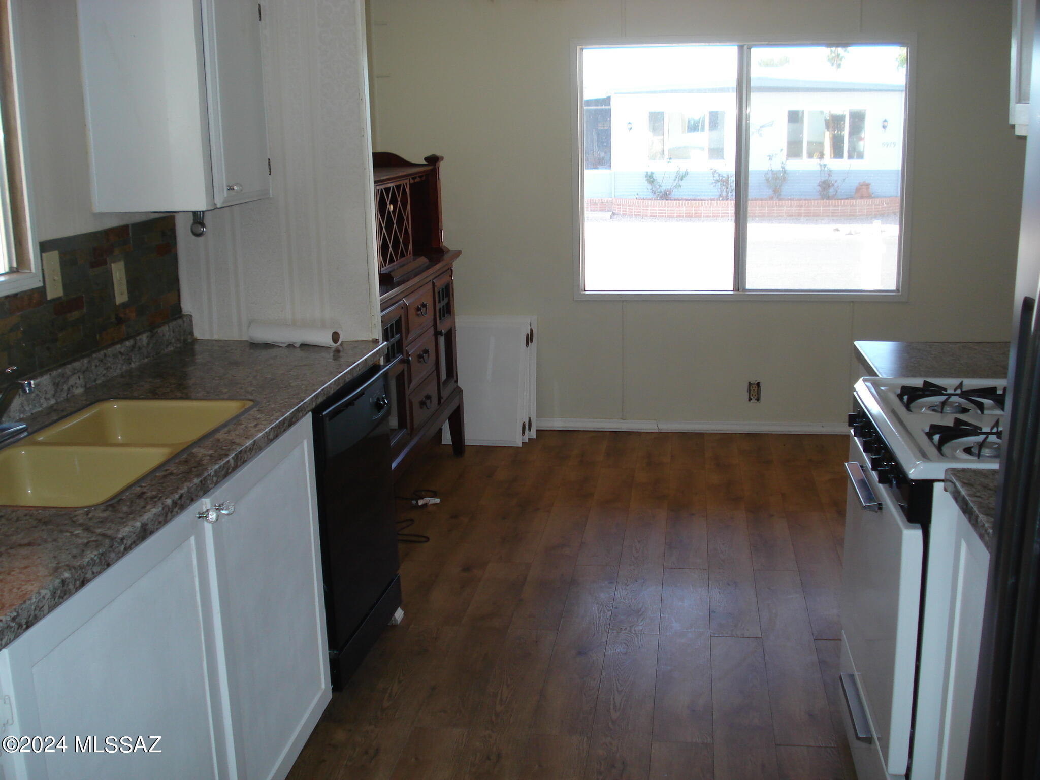 5980 West Rafter Cir Street Tucson, AZ 85713 - Photo 3 of 14 DSC09441