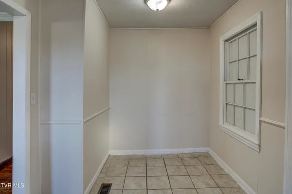 $199,999 | 2012 Meadowview Parkway, Kingsport, TN 37660