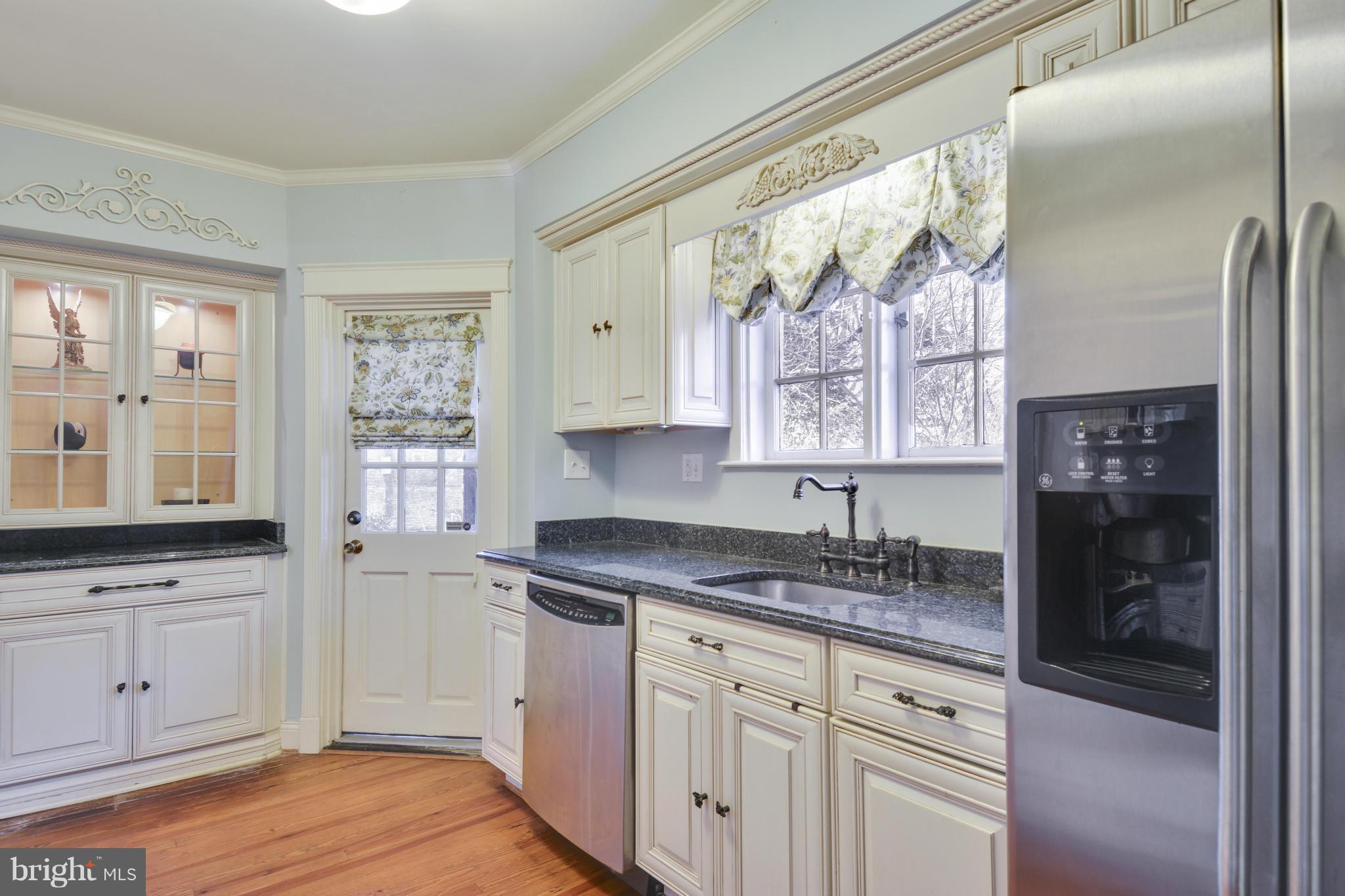 4004 Roundtop Road Baltimore, MD 21218 - Photo 14 of 29 Kitchen
