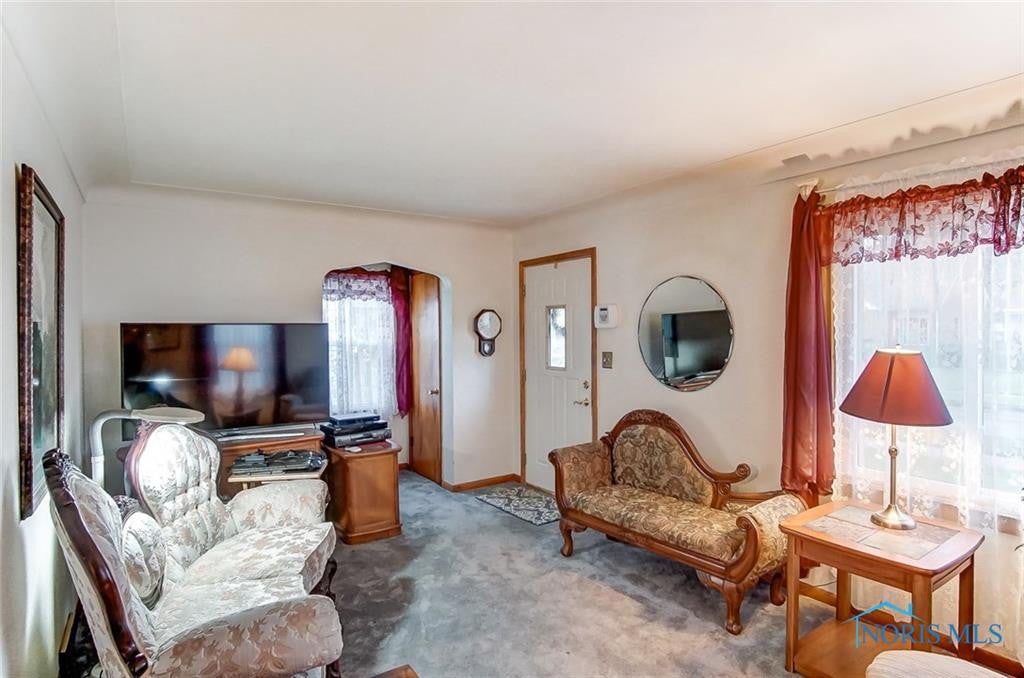 515 Waybridge Road Toledo, OH 43612 - Photo 5 of 26 Gallery Image 5