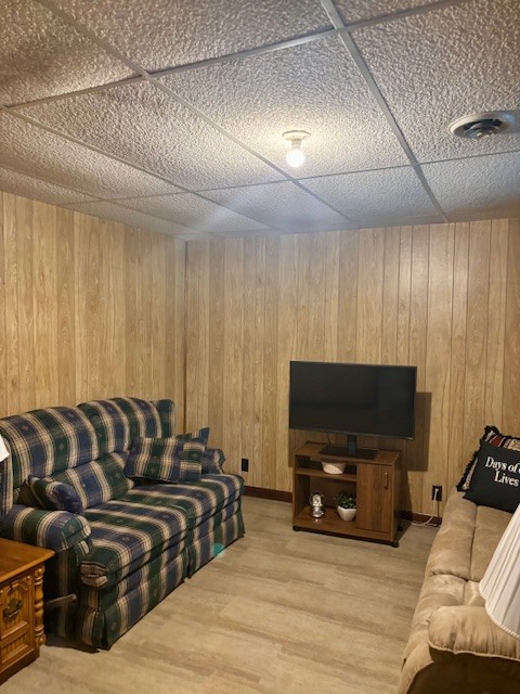 2258 South Williams Road Greenbrier, TN 37073 - Photo 20 of 23 a living room with furniture and a flat screen tv