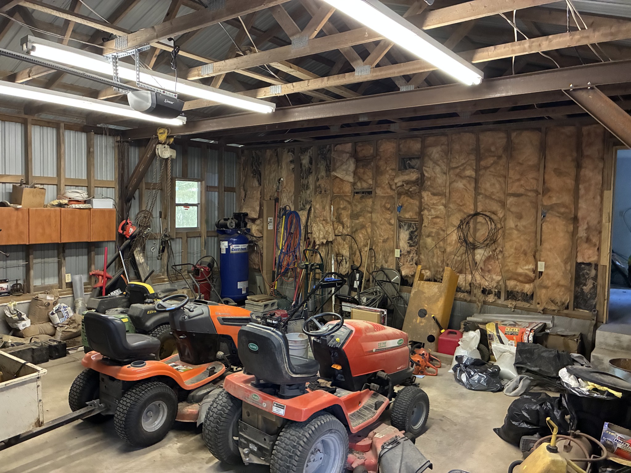 2258 South Williams Road Greenbrier, TN 37073 - Photo 10 of 23 a view of a room with gym equipment