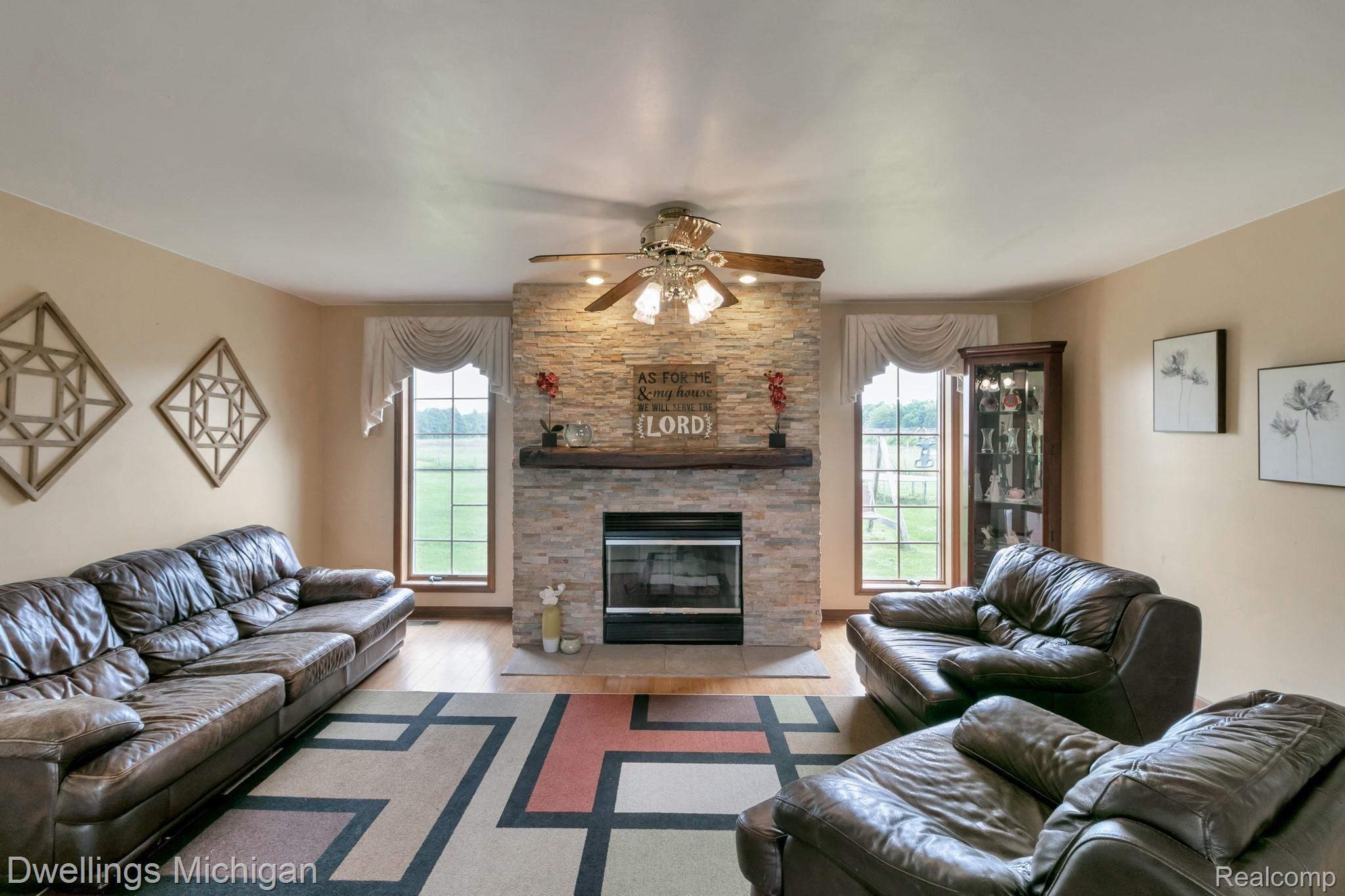 1520 Buhl Road Newport, MI 48166 - Photo 13 of 45 IMG_0408.jpg