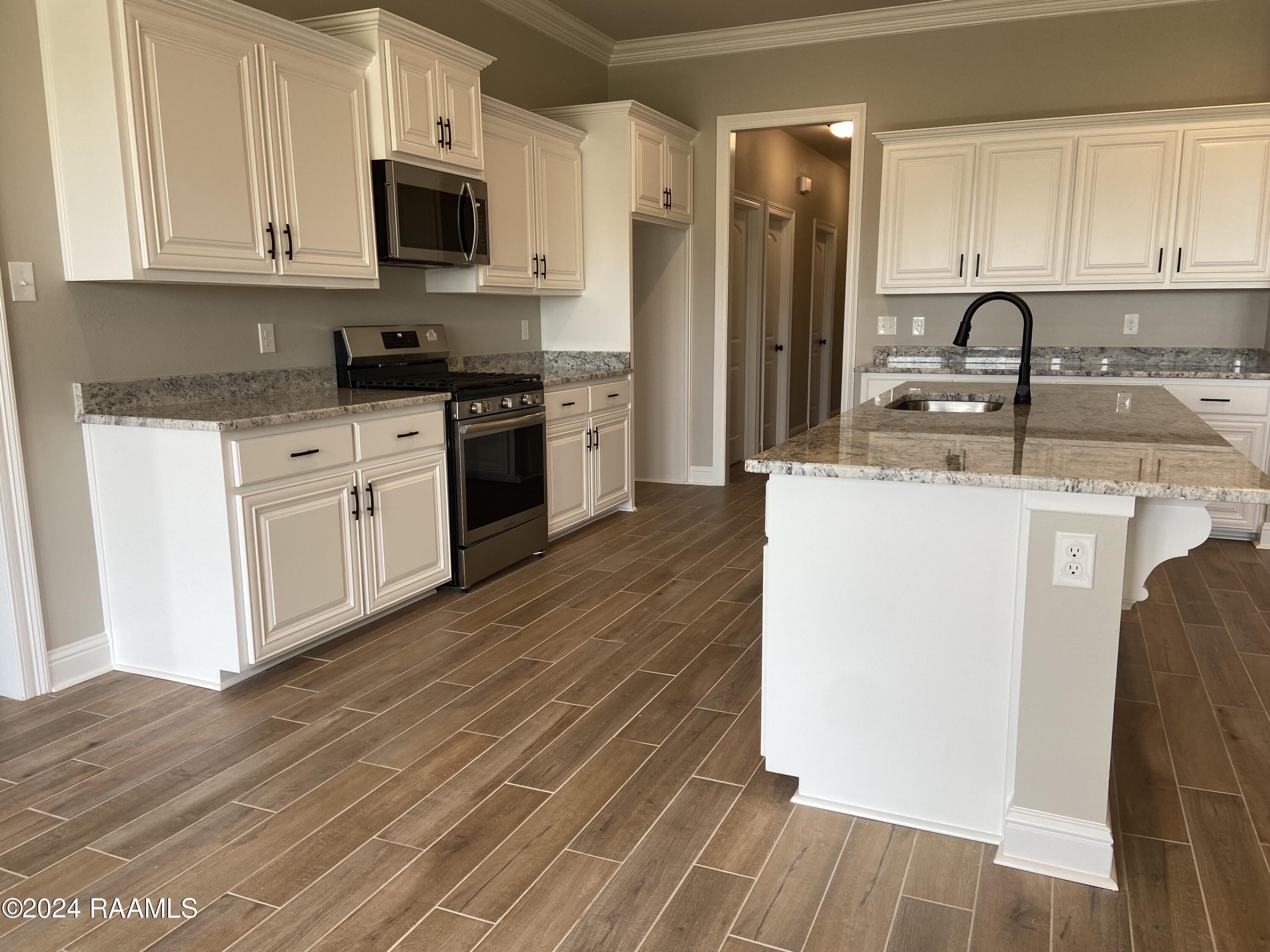 200 Grimmon Road Youngsville, LA 70592 - Photo 4 of 8 KITCHEN