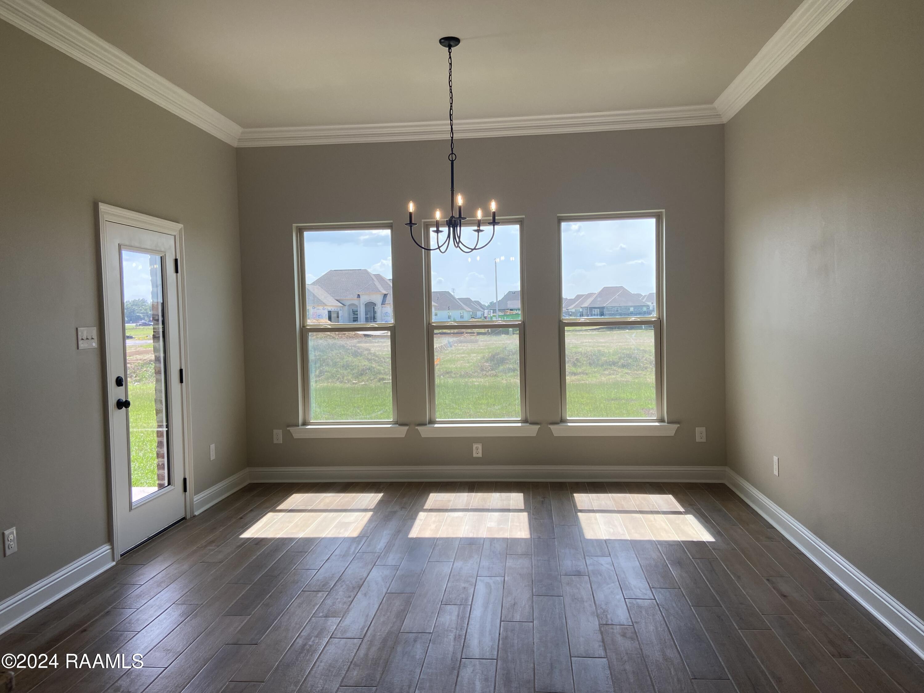 200 Grimmon Road Youngsville, LA 70592 - Photo 5 of 8 DINING