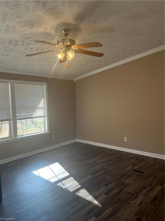 2831 Ayersville Road Mayodan, NC 27027 - Photo 14 of 30 family room