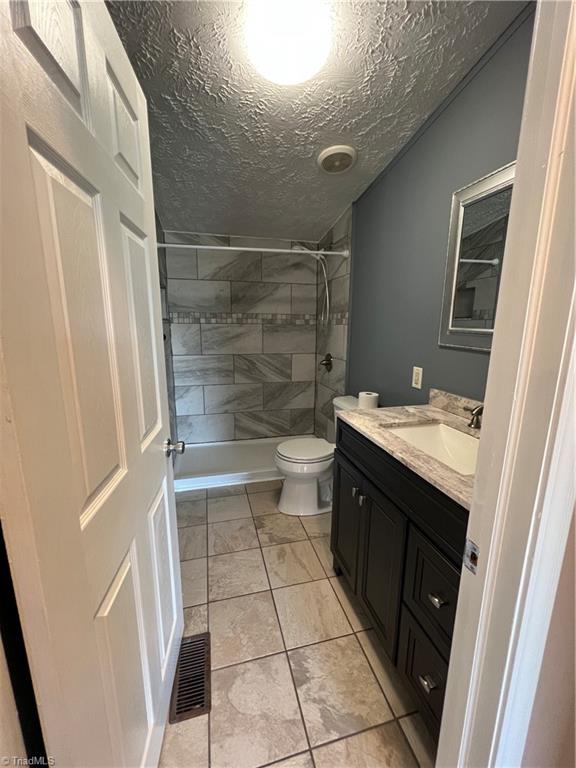 2831 Ayersville Road Mayodan, NC 27027 - Photo 24 of 30 Hall bath