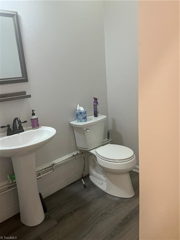 2831 Ayersville Road Mayodan, NC 27027 - Photo 28 of 30 full bath in garage