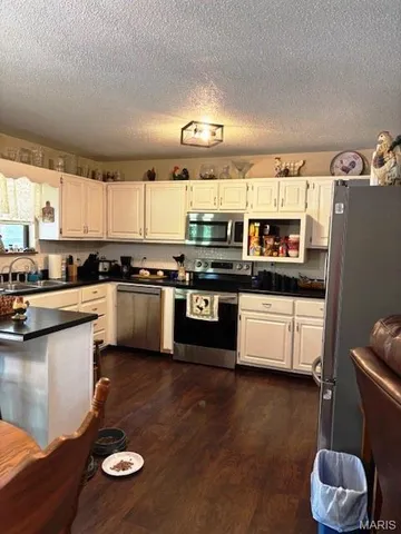 $220,000 | 122 Whitney Lane, Piedmont, MO 63957