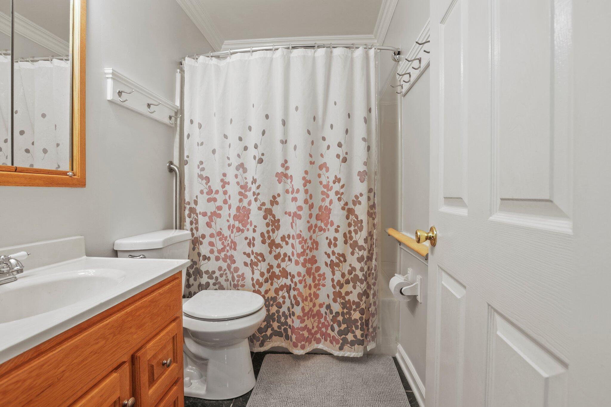 5575 Broadview Road Columbus, OH 43230 - Photo 45 of 66 Bathroom #2