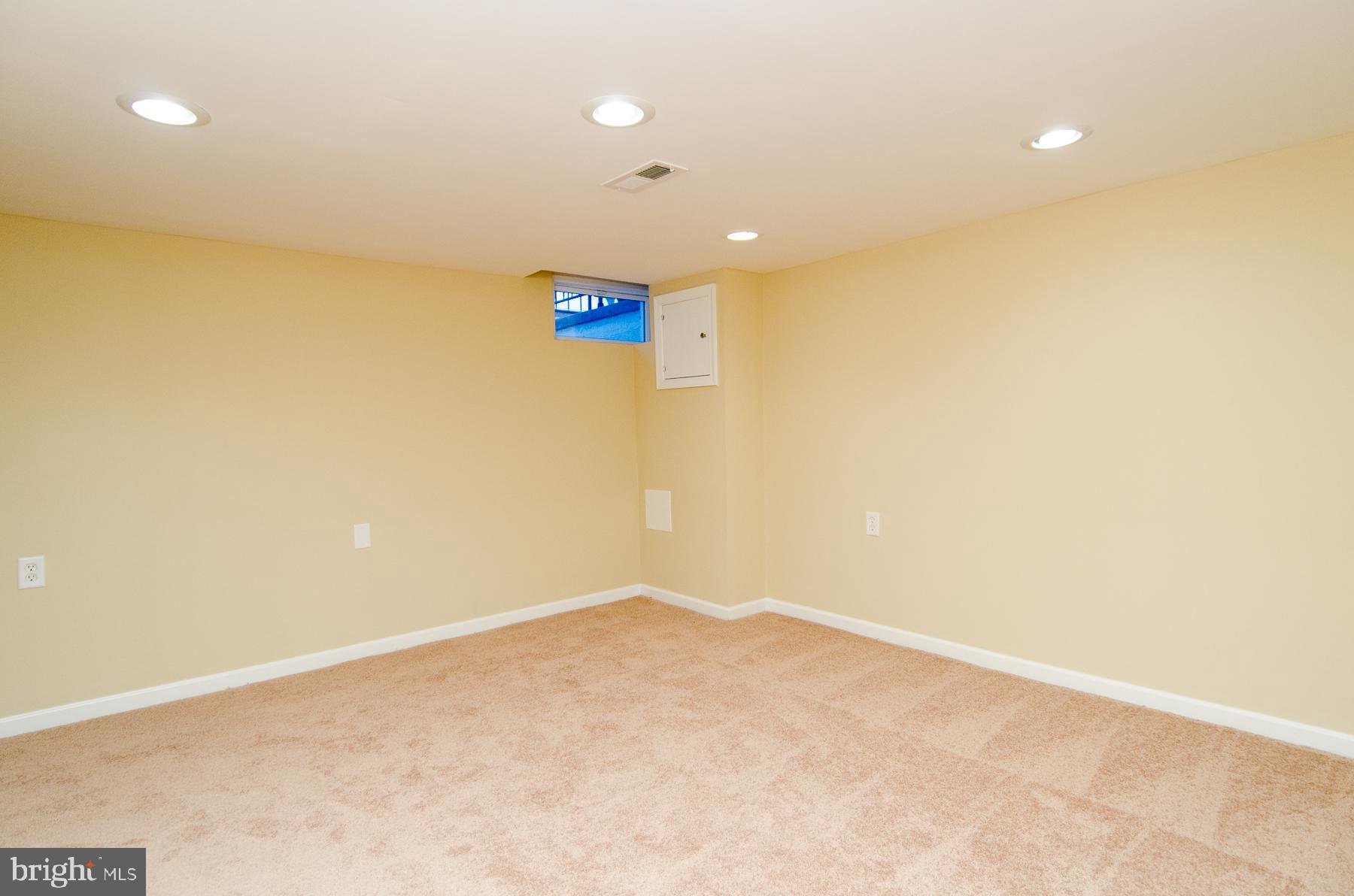 6819 Belclare Road Baltimore, MD 21222 - Photo 14 of 25
