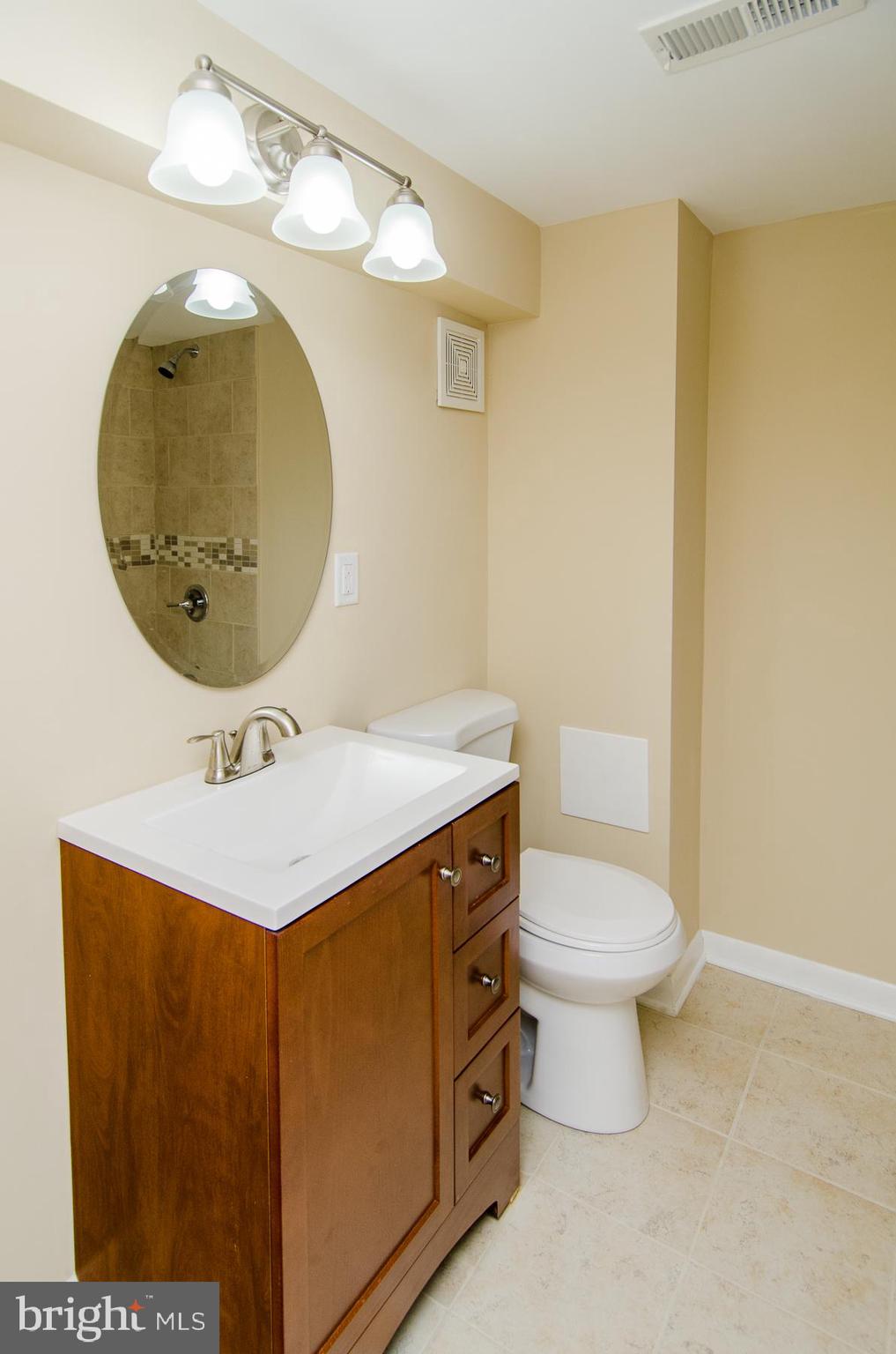 6819 Belclare Road Baltimore, MD 21222 - Photo 18 of 25