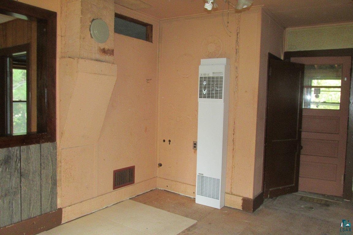 7495 East Town Line Road Eveleth, MN 55734 - Photo 6 of 15 wall heater