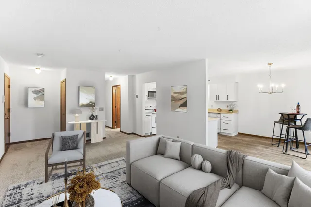 $182,500 | 1923 Fox Ridge Road, Unit B, West St. Paul, MN 55118