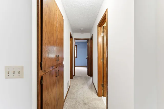 $182,500 | 1923 Fox Ridge Road, Unit B, West St. Paul, MN 55118