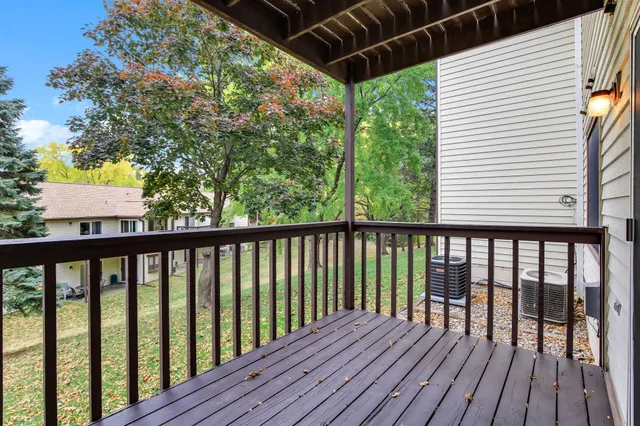 $182,500 | 1923 Fox Ridge Road, Unit B, West St. Paul, MN 55118