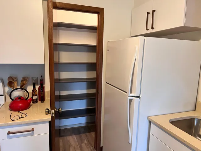 $182,500 | 1923 Fox Ridge Road, Unit B, West St. Paul, MN 55118