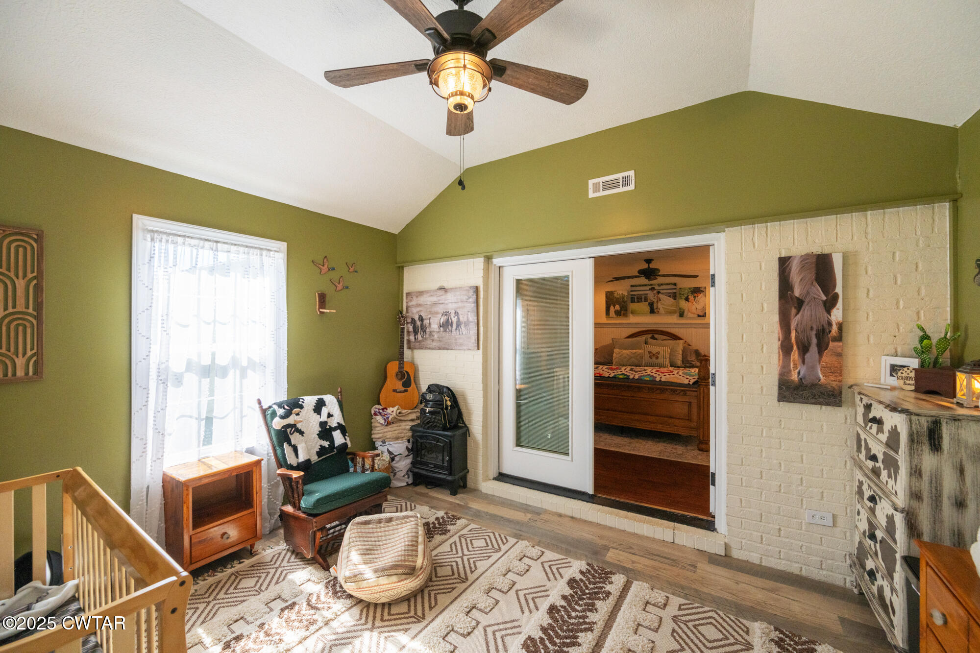 3685 Henderson Road Sardis, TN 38371 - Photo 24 of 46 a living room with furniture