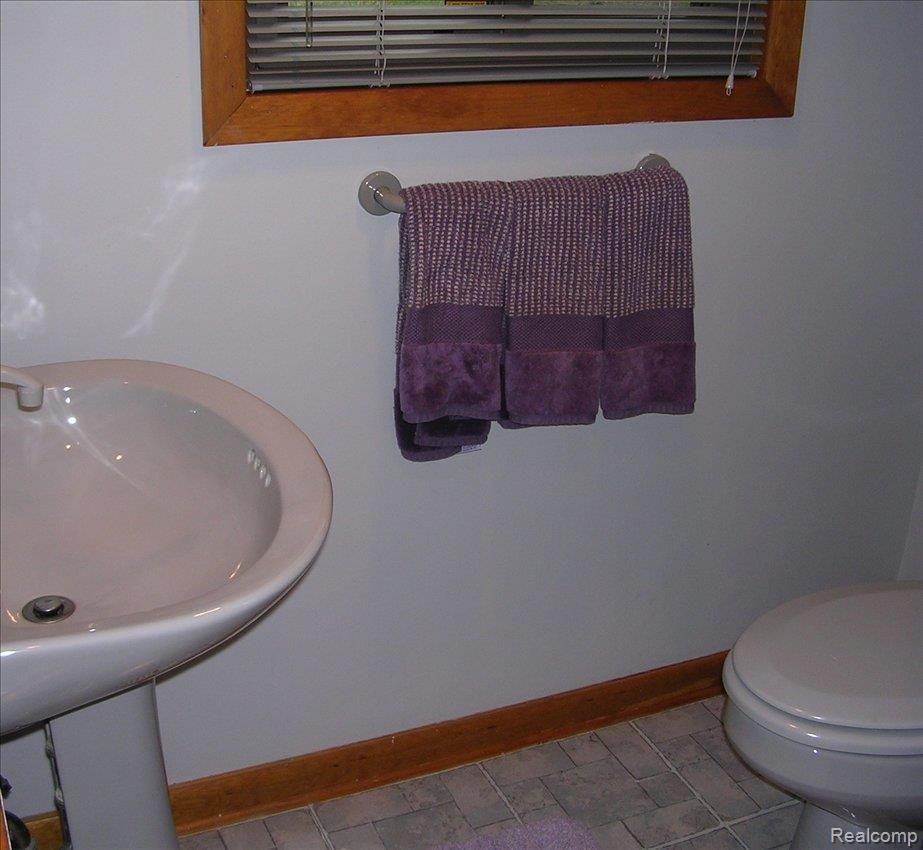 32176 Red Clover Road Farmington, MI 48334 - Photo 7 of 14 Half Bath