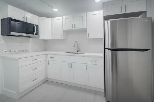 $1,800 | 595 Northwest 139th Terrace, Unit 2, North Miami, FL 33168