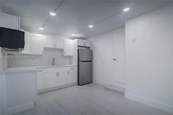 $1,800 | 595 Northwest 139th Terrace, Unit 2, North Miami, FL 33168