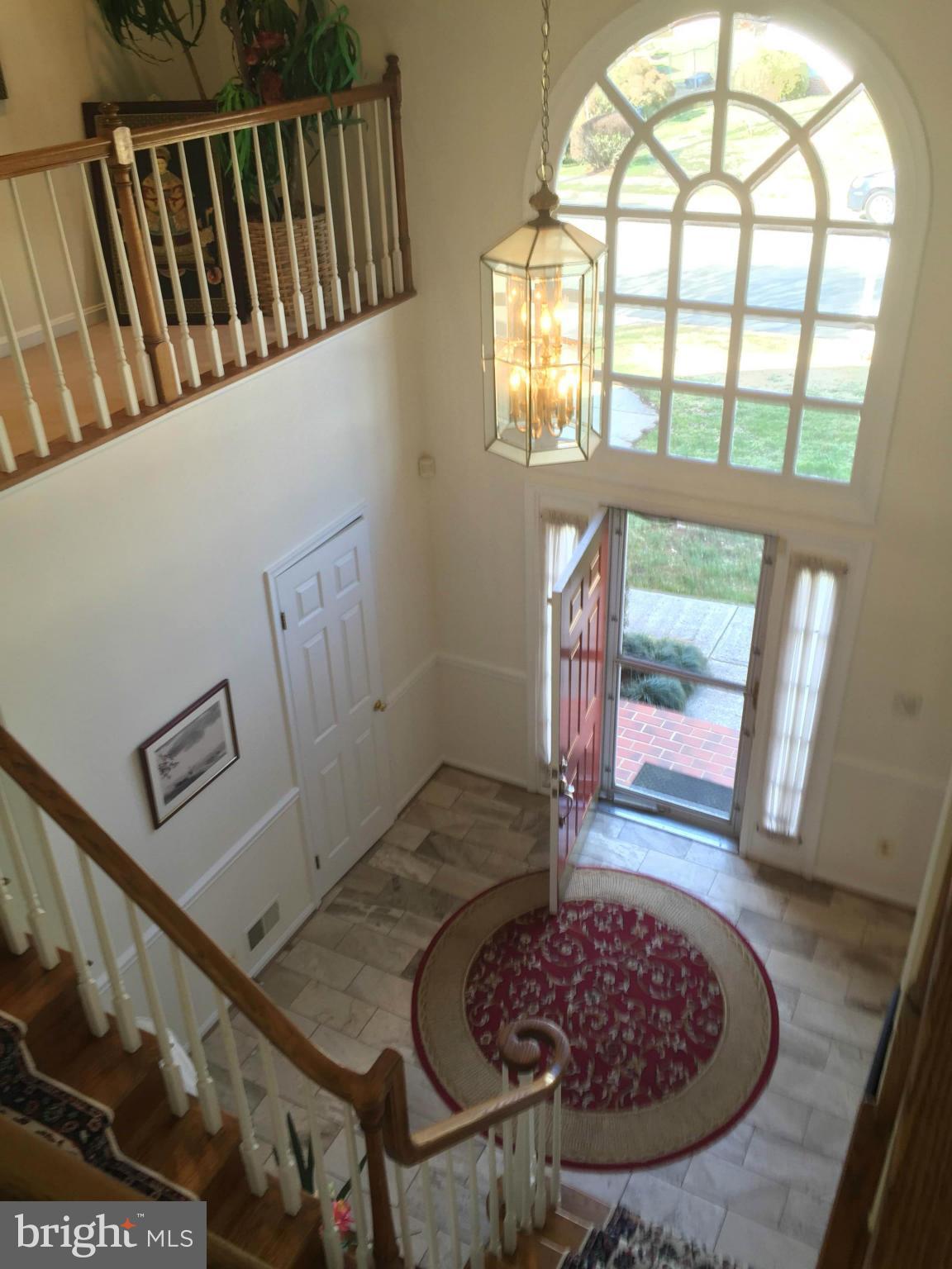 510 Ridge Road Southwest Vienna, VA 22180 - Photo 11 of 28 entry foyer