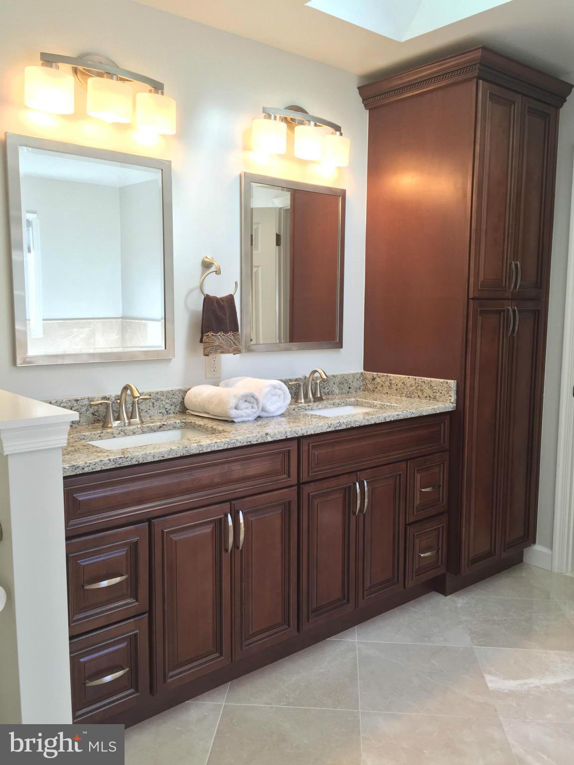 510 Ridge Road Southwest Vienna, VA 22180 - Photo 14 of 28 Bath (Master)