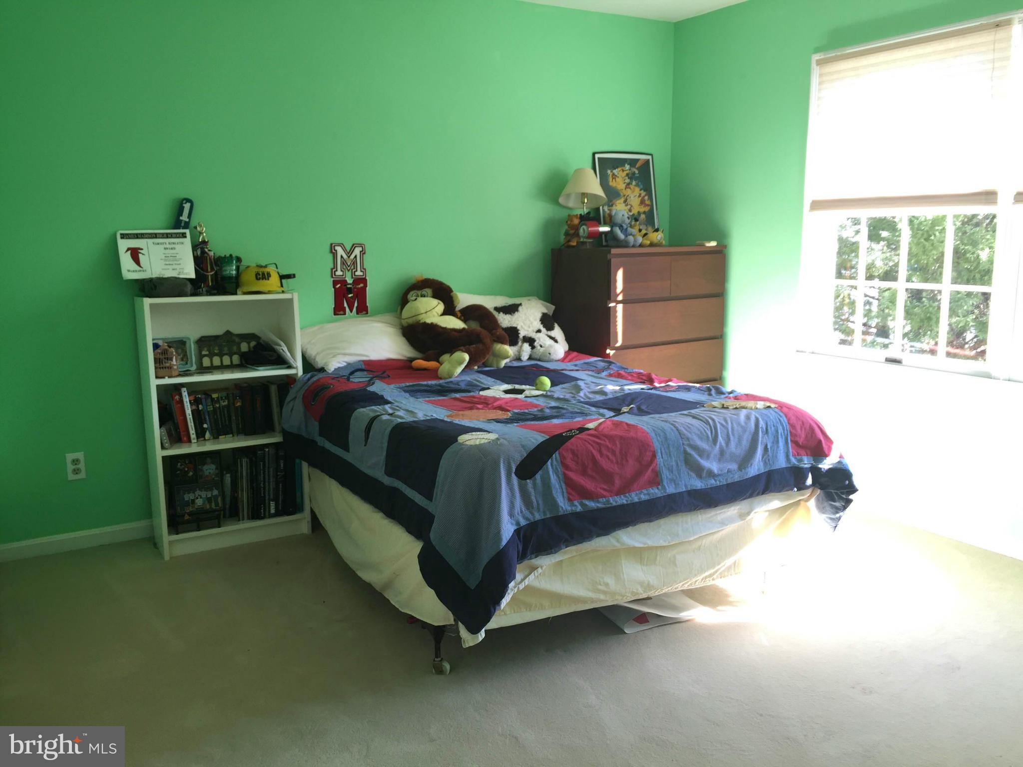 510 Ridge Road Southwest Vienna, VA 22180 - Photo 18 of 28 Bedroom 3