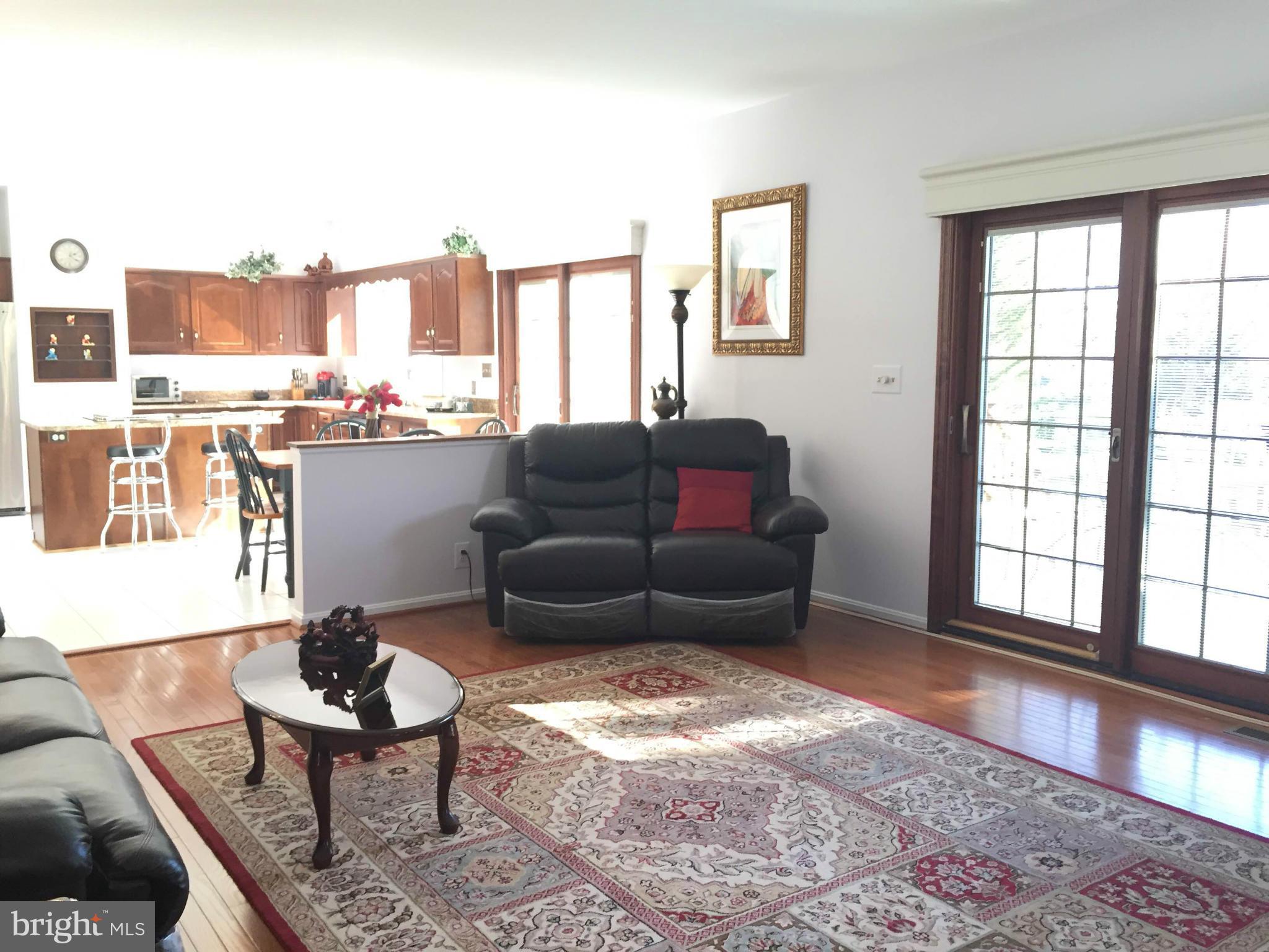 510 Ridge Road Southwest Vienna, VA 22180 - Photo 10 of 28 Family Room